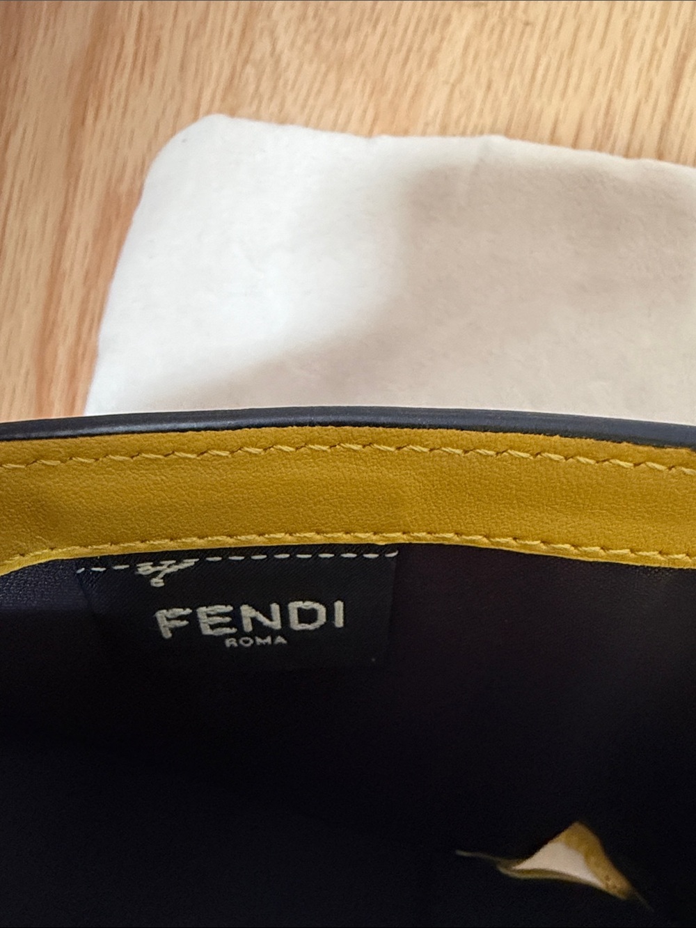 Fendi Zucca bifold FF logo unisex wallet. - Picture 7 of 16